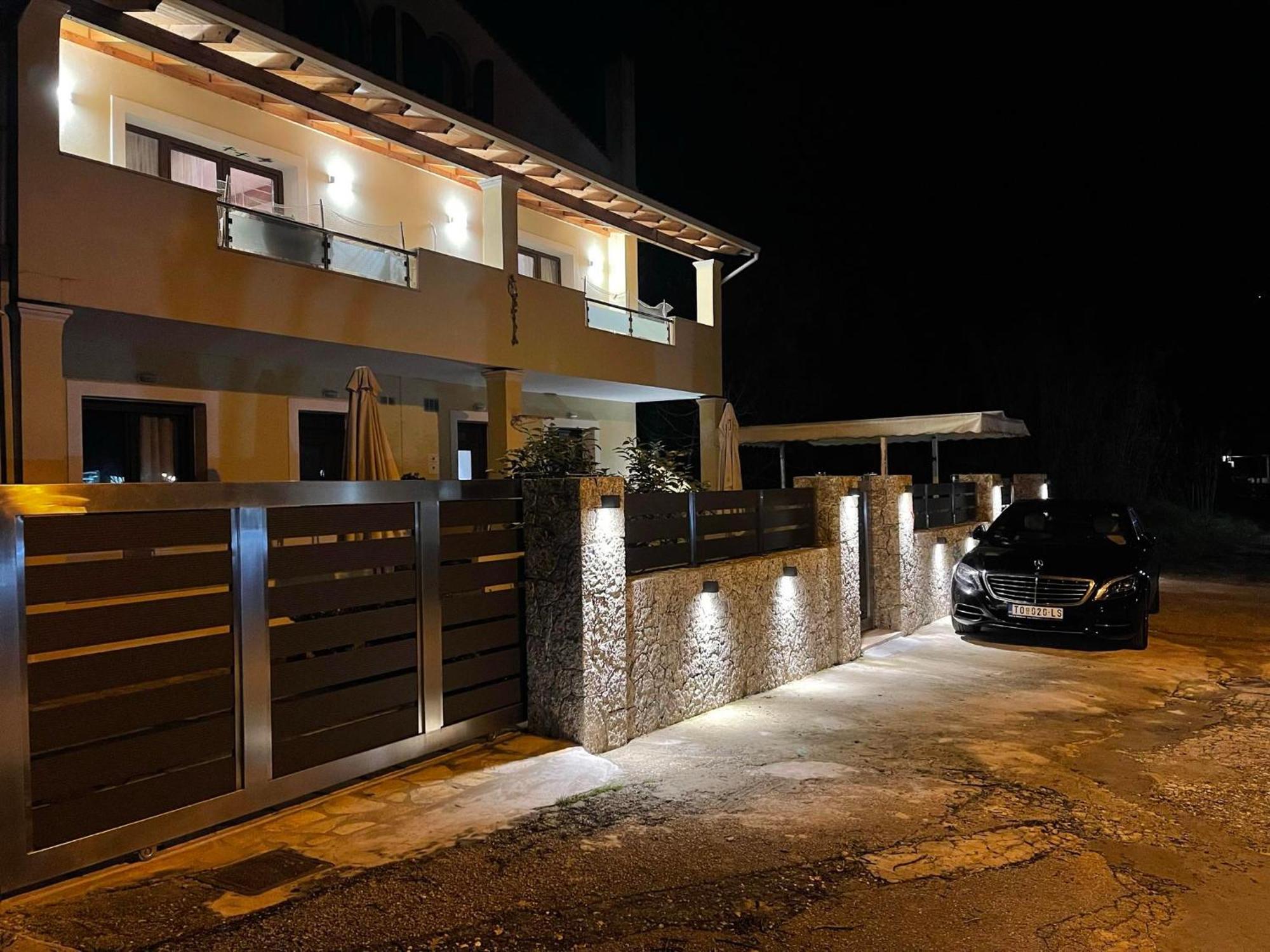 Natashas Apartments Ipsos Exterior photo